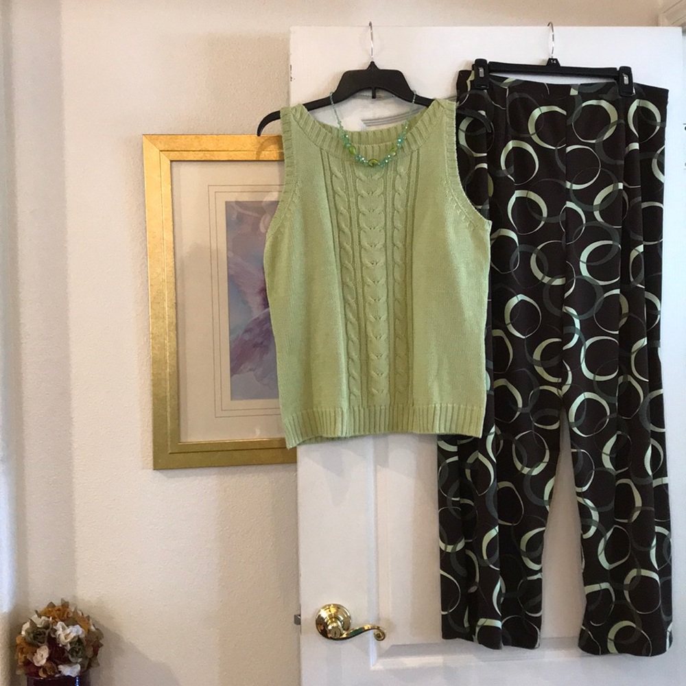 Classic First Issue Liz Claiborne Knitted Tank Top